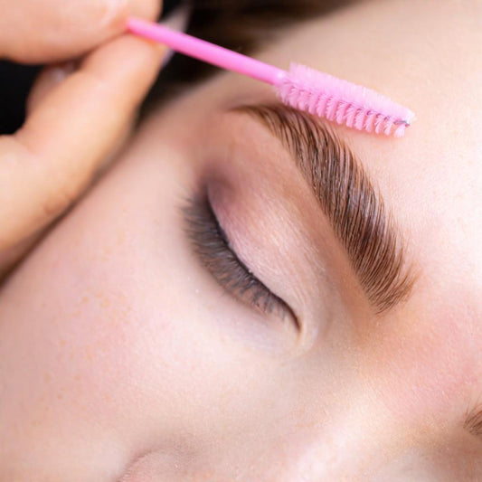 Brow Lamination & Tint (Ανόρθωση φυσικού φρυδιού/βαφη και θεραπεία ενδυνάμωσης) - Emily's Lash & Brows Beauty Salon