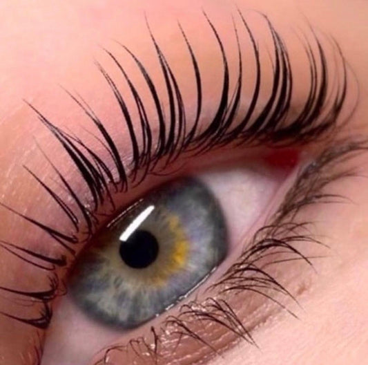Lash lift & Tint(Ανόρθωση φυσικής βλεφαρίδας /βαφή και θεραπεία ενδυνάμωσης) - Emily's Lash & Brows Beauty Salon